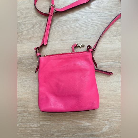 Dooney & Bourke Letter Carrier Zip Crossbody Bag Pink - Picture 12 of 14